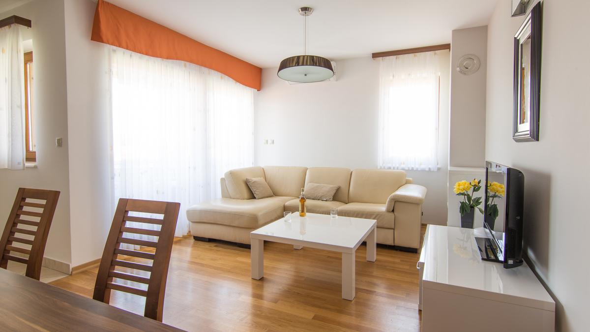 B5 livingroom(2)